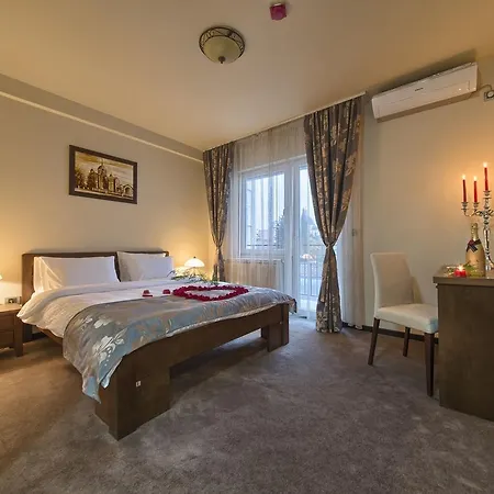 Garni Lux 3* كراغوييفاك