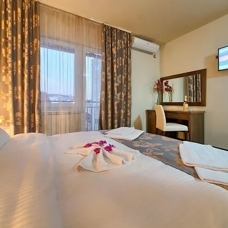 Garni Lux كراغوييفاك