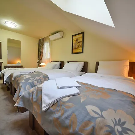 Garni Lux 3* كراغوييفاك